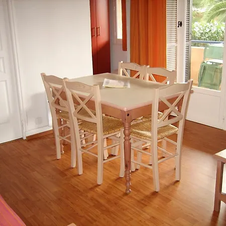 Odalys Les Mimosas Lägenhetshotell Saint-Raphaël